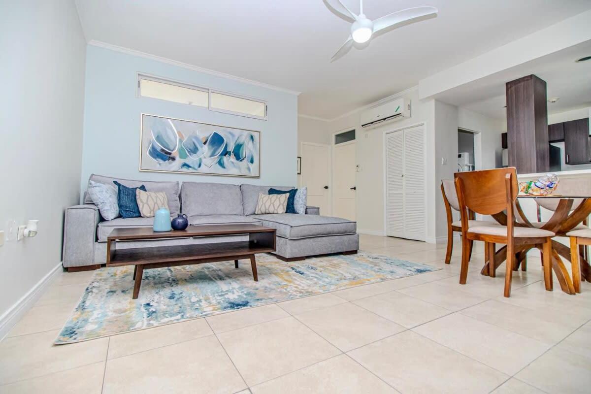 Modern Condo With Pool New Κίνγκστον Εξωτερικό φωτογραφία