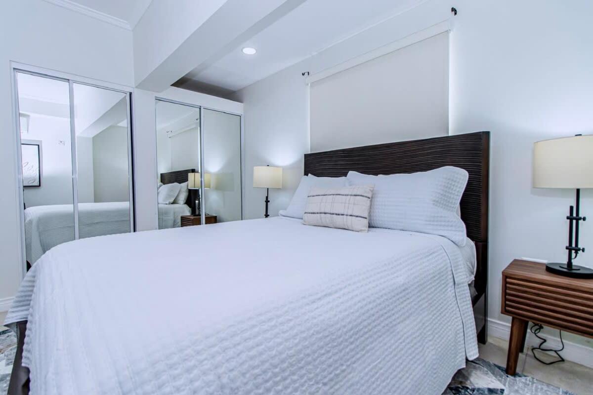 Modern Condo With Pool New Κίνγκστον Εξωτερικό φωτογραφία