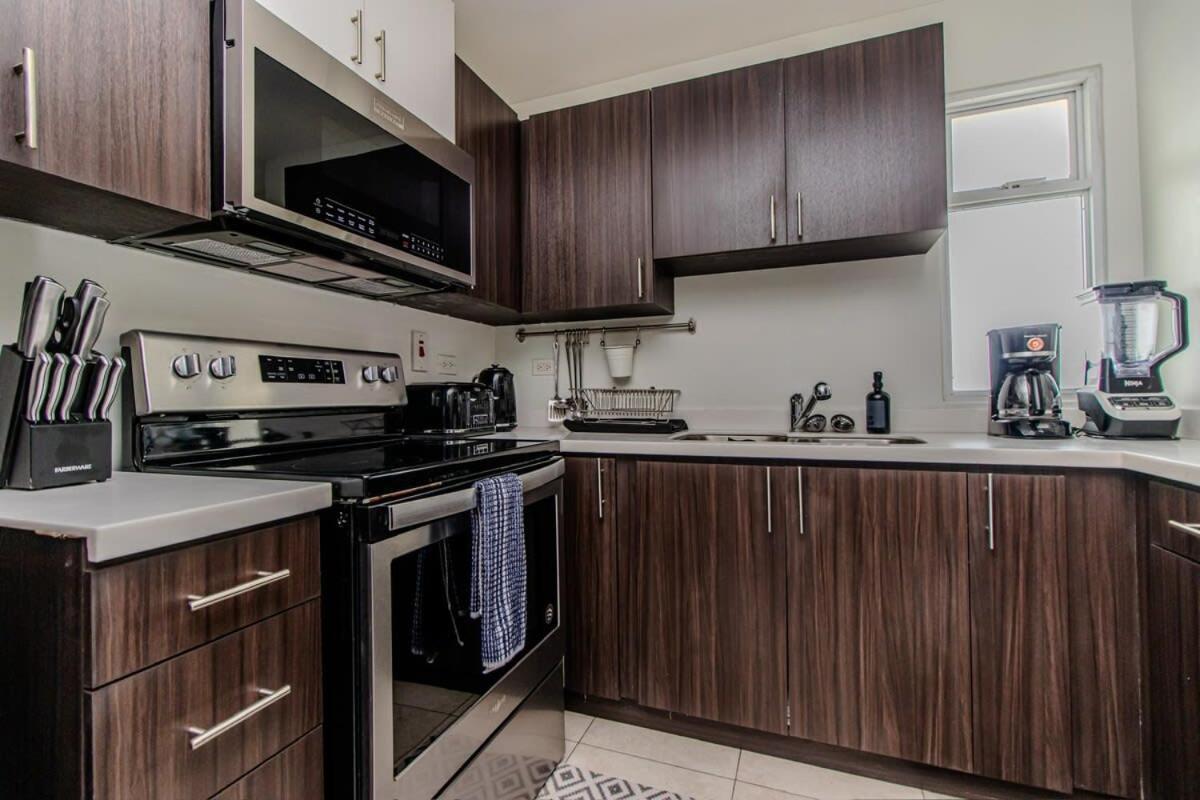 Modern Condo With Pool New Κίνγκστον Εξωτερικό φωτογραφία