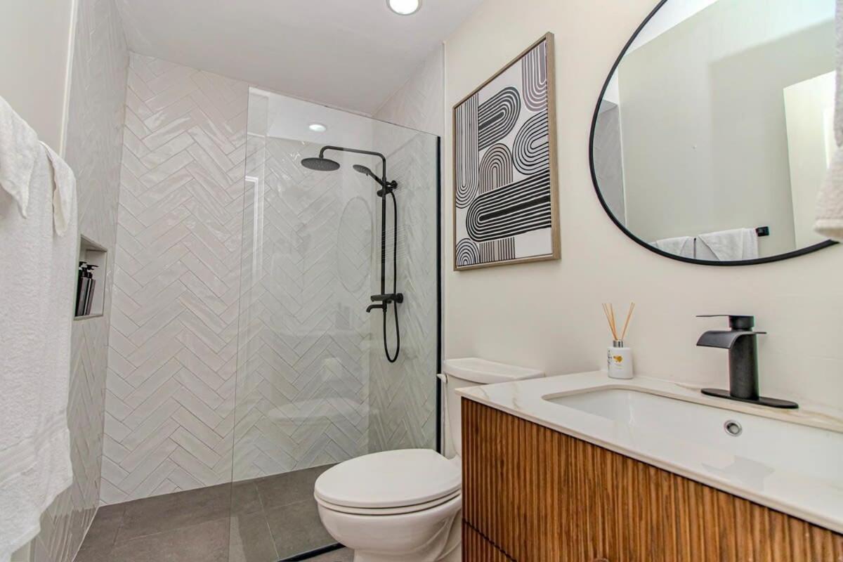 Modern Condo With Pool New Κίνγκστον Εξωτερικό φωτογραφία