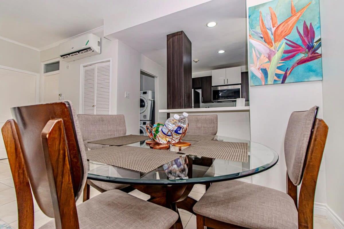 Modern Condo With Pool New Κίνγκστον Εξωτερικό φωτογραφία