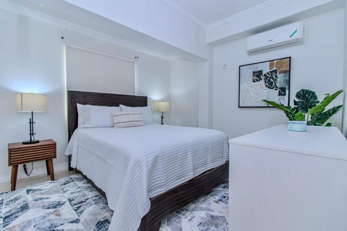 Modern Condo With Pool New Κίνγκστον Εξωτερικό φωτογραφία
